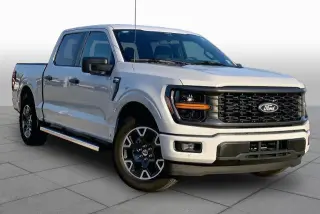 Ford F-150 2024 4x2 STX 4 puertas SuperCrew caja corta de 5.5 pies