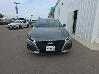 Sedán de 4 puertas Nissan Altima 2.5 SV 2025