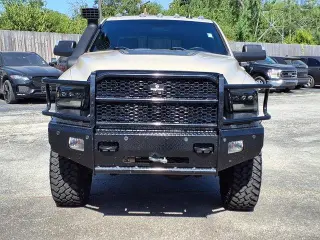 Ram 2500 2018 4x4 Power Wagon Cabina Crew Cab de 4 puertas y caja corta de 6.3 pies