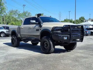 Ram 2500 2018 4x4 Power Wagon Cabina Crew Cab de 4 puertas y caja corta de 6.3 pies