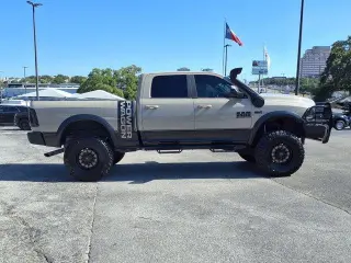 Ram 2500 2018 4x4 Power Wagon Cabina Crew Cab de 4 puertas y caja corta de 6.3 pies