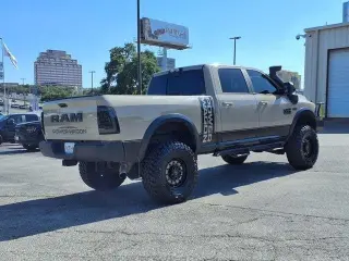 Ram 2500 2018 4x4 Power Wagon Cabina Crew Cab de 4 puertas y caja corta de 6.3 pies
