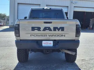 Ram 2500 2018 4x4 Power Wagon Cabina Crew Cab de 4 puertas y caja corta de 6.3 pies