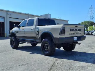 Ram 2500 2018 4x4 Power Wagon Cabina Crew Cab de 4 puertas y caja corta de 6.3 pies