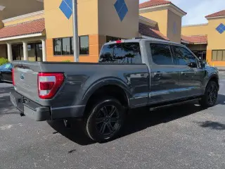 Ford F-150 2021 4x4 Lariat 4dr SuperCrew con 5.5 pies de largo SB