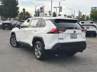 Toyota RAV4 2024 XLE 4dr SUV