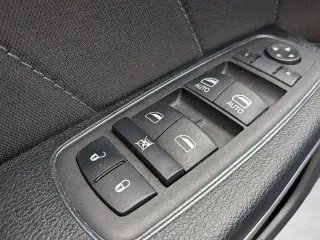 Cargar Dodge Charger 2023 R/T 4dr Sedán
