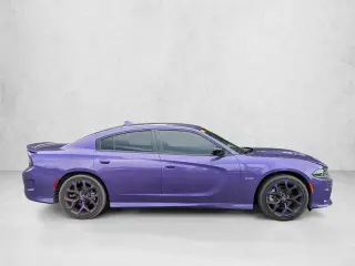 Cargar Dodge Charger 2023 R/T 4dr Sedán