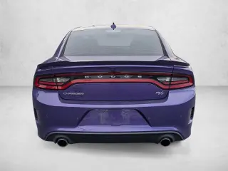 Cargar Dodge Charger 2023 R/T 4dr Sedán
