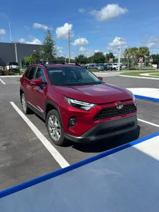Toyota RAV4 2025 XLE Premium 4dr SUV