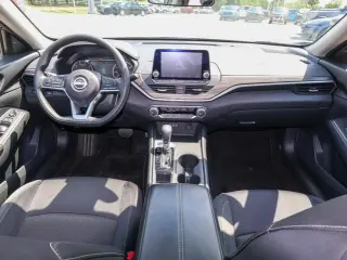 Nissan Altima 2025 2.5 SV 4dr Sedán