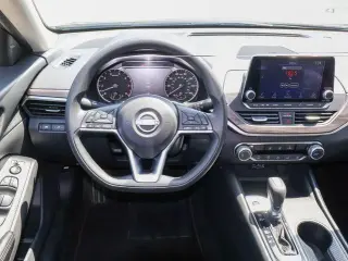Nissan Altima 2025 2.5 SV 4dr Sedán