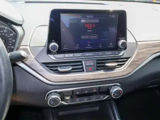Nissan Altima 2025 2.5 SV 4dr Sedán