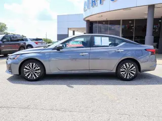 Nissan Altima 2025 2.5 SV 4dr Sedán