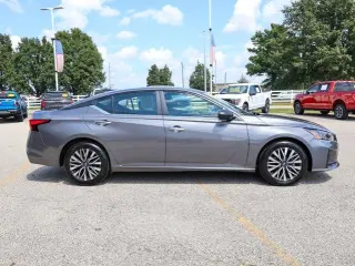 Nissan Altima 2025 2.5 SV 4dr Sedán