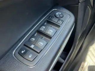 Chrysler 300 2023 Touring Sedán 4dr