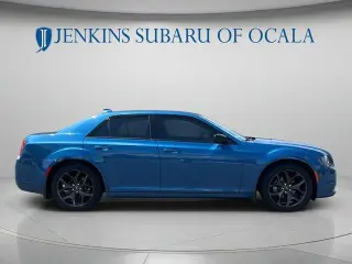 Chrysler 300 2023 Touring Sedán 4dr