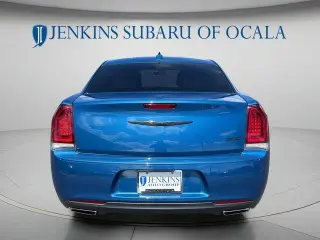 Chrysler 300 2023 Touring Sedán 4dr