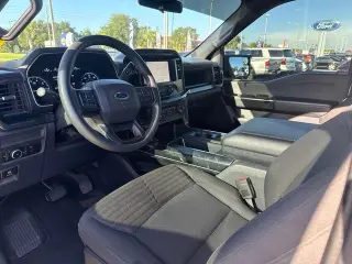 Ford F-150 2023 4x4 XL 4dr SuperCrew 5.5 ft. SB