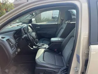 Chevrolet Colorado 2021 4x4 Z71 4dr Cab de dos plazas de 5 pies de ancho.