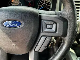 Ford F-150 2016 4x4 XLT 4dr SuperCrew 5.5 ft. SB