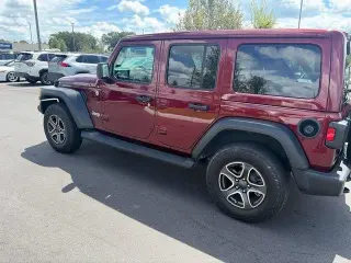 Jeep Wrangler Unlimited 2021 4x4 Freedom SUV de 4 puertas