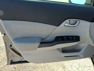 Honda Civic 2015 LX 4dr Sedan CVT