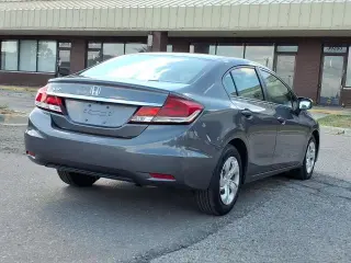 Honda Civic 2015 LX 4dr Sedan CVT