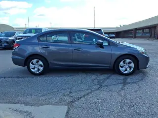 Honda Civic 2015 LX 4dr Sedan CVT