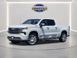 Chevrolet Silverado 1500 2022 4x4 High Country 4dr Crew Cab con motor de 5.8 ft. SB.