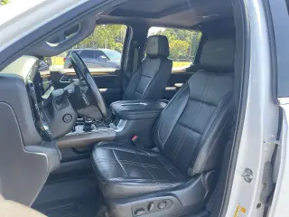 Chevrolet Silverado 1500 2022 4x4 High Country 4dr Crew Cab con motor de 5.8 ft. SB.