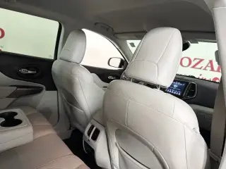 Jeep Cherokee 2021 4x4 Latitude Lux 4dr SUV