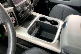 Ram 1500 Clásico 2019 4x2 SLT 4dr Quad Cab 6.3 ft. Pickup