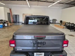 Jeep Gladiator 2022 4x4 Sport 4dr Cabina de Crew 5.0 ft. SB