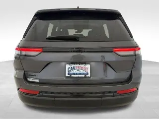 Jeep Grand Cherokee 2024 4x4 Laredo 4dr SUV