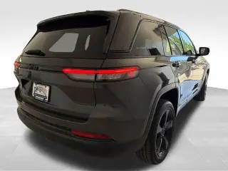 Jeep Grand Cherokee 2024 4x4 Laredo 4dr SUV