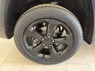 Jeep Grand Cherokee 2024 4x4 Laredo 4dr SUV