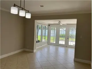 Propiedad de alquiler con 3 dormitorios y 2 baños en Boca Raton