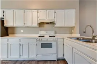 Inmueble en alquiler con 2 dormitorios y 2 baños en Naperville