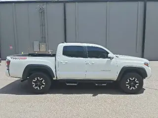 Toyota Tacoma 2023 4x4 TRD Pro Cabine Doble 4 puertas 5.0 ft SB 6M