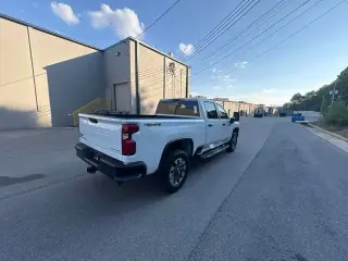 Chevrolet Silverado 2500HD 2023 4x4 Custom 4p Cabina Crew SB