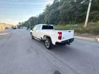 Chevrolet Silverado 2500HD 2023 4x4 Custom 4p Cabina Crew SB