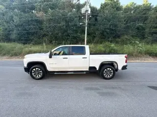 Chevrolet Silverado 2500HD 2023 4x4 Custom 4p Cabina Crew SB