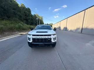 Chevrolet Silverado 2500HD 2023 4x4 Custom 4p Cabina Crew SB