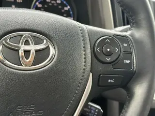Toyota RAV4 2017 XLE 4p SUV
