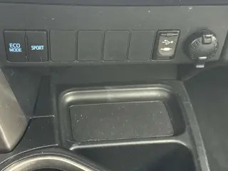 Toyota RAV4 2017 XLE 4p SUV