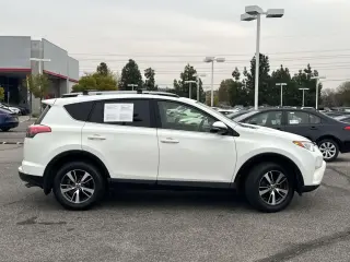 Toyota RAV4 2017 XLE 4p SUV