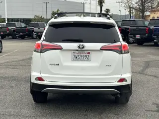 Toyota RAV4 2017 XLE 4p SUV