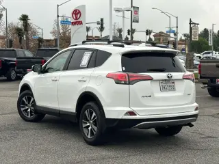 Toyota RAV4 2017 XLE 4p SUV