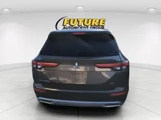 Mitsubishi Outlander 2023 AWD SE 4 puertas SUV